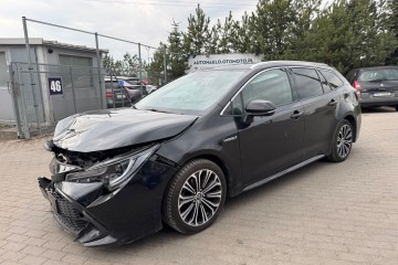 Touring Sports 1.8 VVT-i Hybrid 2019r/ Navi/ kamera