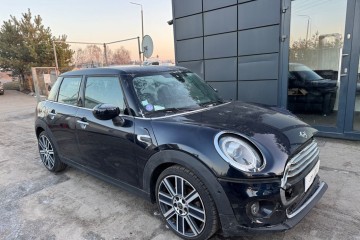 1.5 136KM 2021r/ HUD/ dach panoramiczny/ automat/ kamera/ czarna skóra