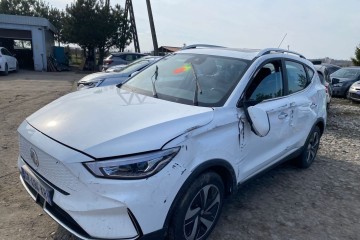 EV 2023r/ dach panoramiczny/ elektryczny z baterią