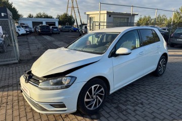 2018 r / Golf VII / benzyna / 110KM / SOUND / navi / kamera / radar