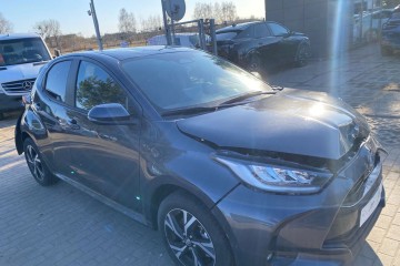 1.5 VVT-i Hybrid 2025r