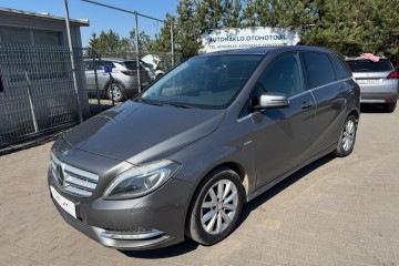 180 CDI 2012r/ automat/ bixenon/ LED/ Navi/ kamera