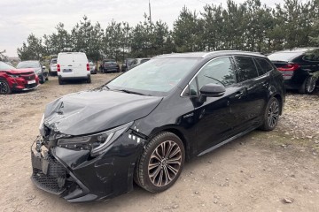 Touring Sports 1.8 VVT-i Hybrid 2019r/ Navi/ kamera