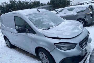 112 1.5 CDI 2022r/ automat/ navi/ LED/ kamera/ podgrzewane fotele