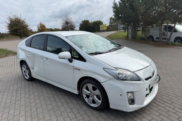 1.8 VVT-i Hybrid/ skórzana tapicerka/ navi/ kamera/ HUD