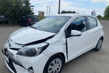 1.5 VVT-i Hybrid 100KM 2014r/ niski przebieg: 54 tyś km